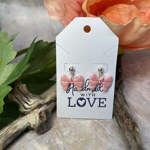 Bow Stud Earrings.